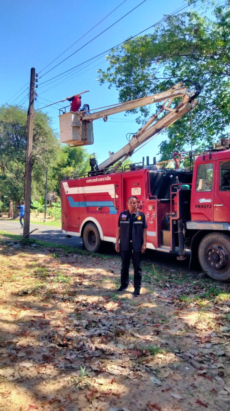 ลงพื้นที่แก้ไขปัญหาไฟฟ้าส่องสว่างที่ชำรุดและไม่สว่าง